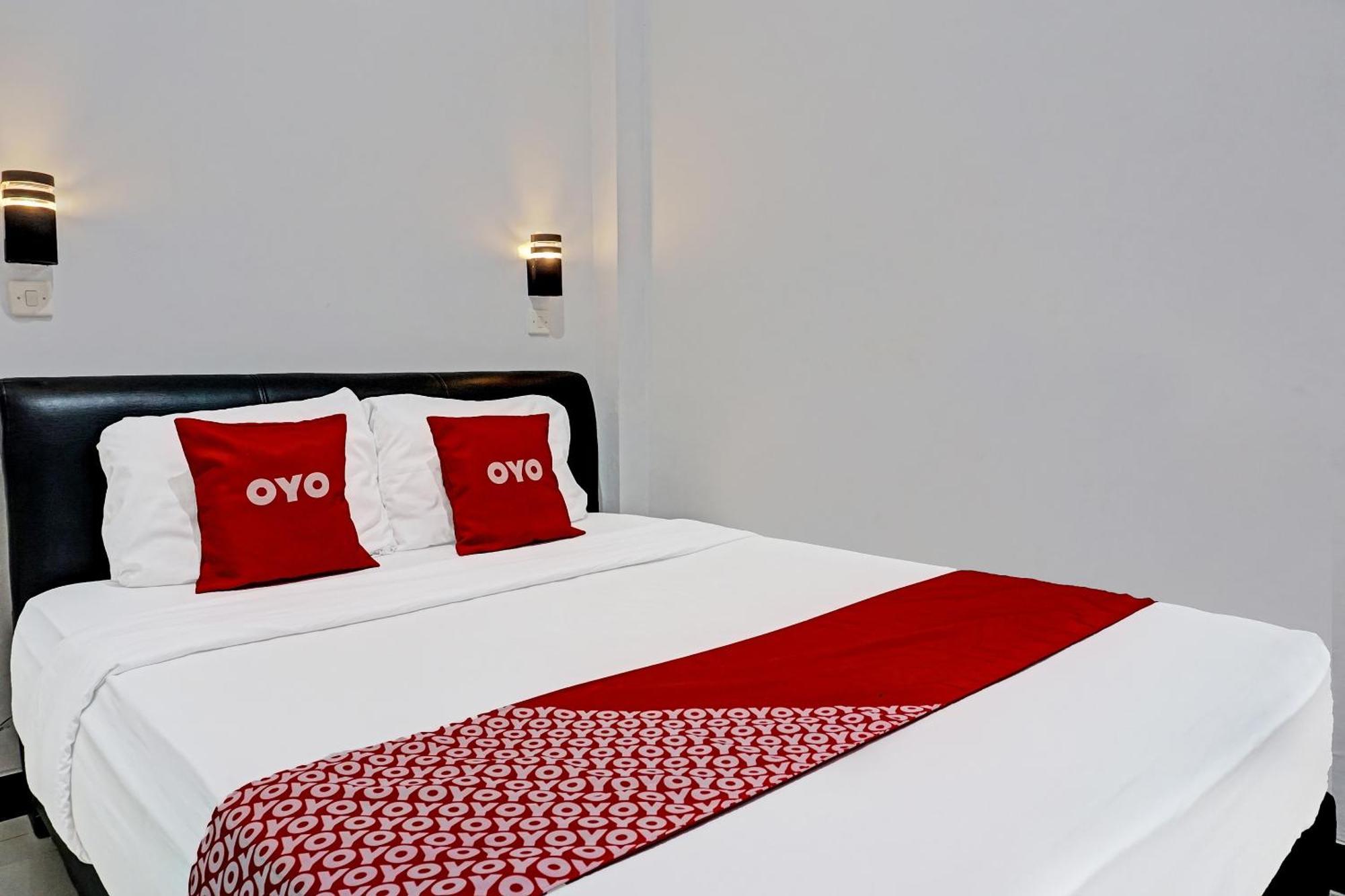 Oyo 91599 Penginapan Mutiara Madiun Exterior photo
